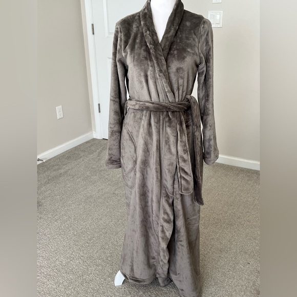NWT Ugg Gray Robe Size Smalll - Picture 4 of 9